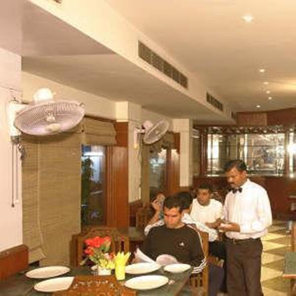 Hotel Raunak International New Delhi Restaurang bild