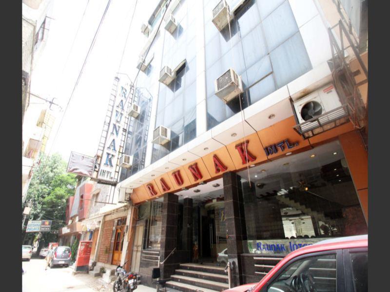 Hotel Raunak International New Delhi Exteriör bild
